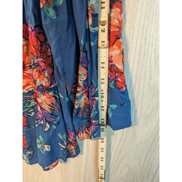 Torrid Sz 2, 2X Blue Harper Georgette Floral Blouse Sheer 3/4 Sleeve V Neck Top - Picture 5 of 6